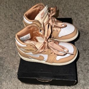 Jordan 1 Retro High OG PRALINE/WHIT-SAIL